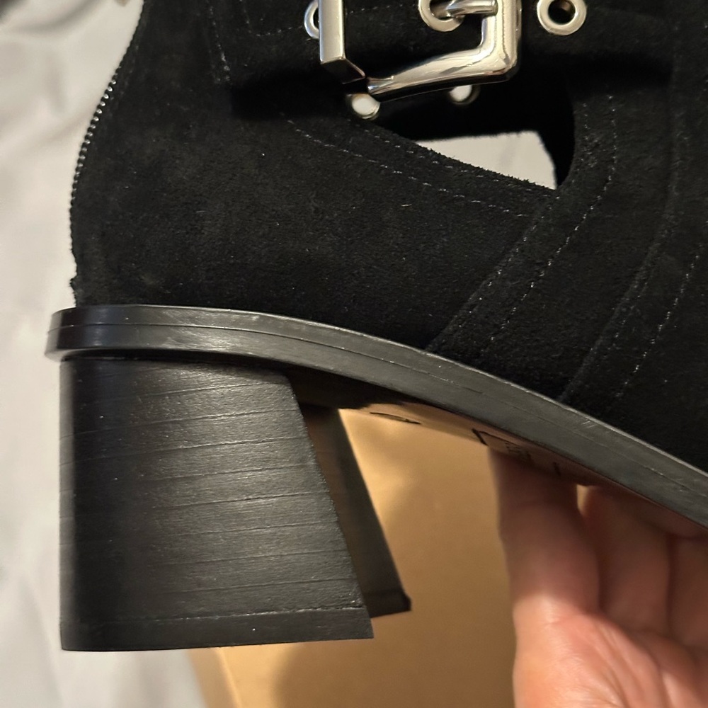 Steve Madden Black Ankle Boots with Metallic Buckles 7 - Picture 5 of 13